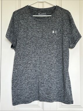 EUC Under Armour Women’s HeatGear Loose Fit Gray/Black Heathered Tech Tee - XXL